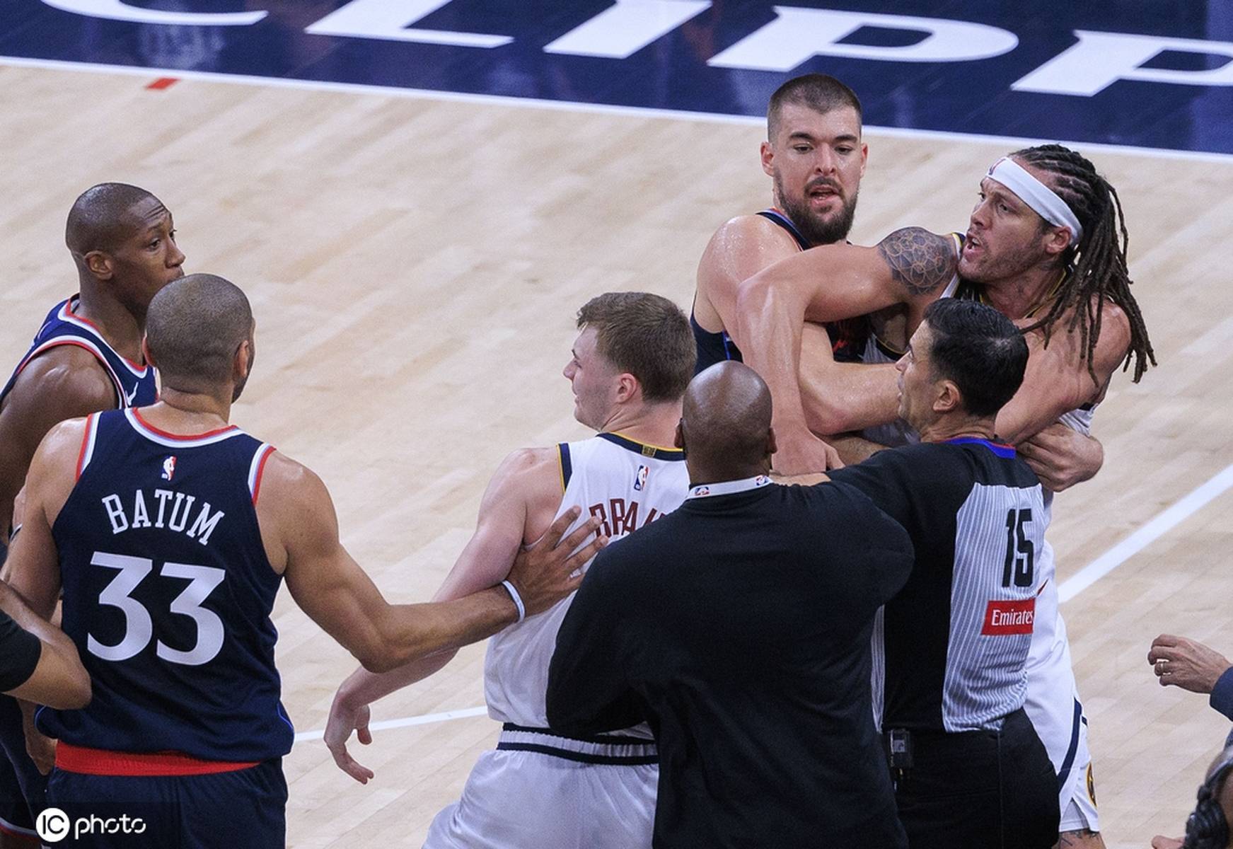 船掘系列赛裁判报告 4战有3场漏判均为掘金获利